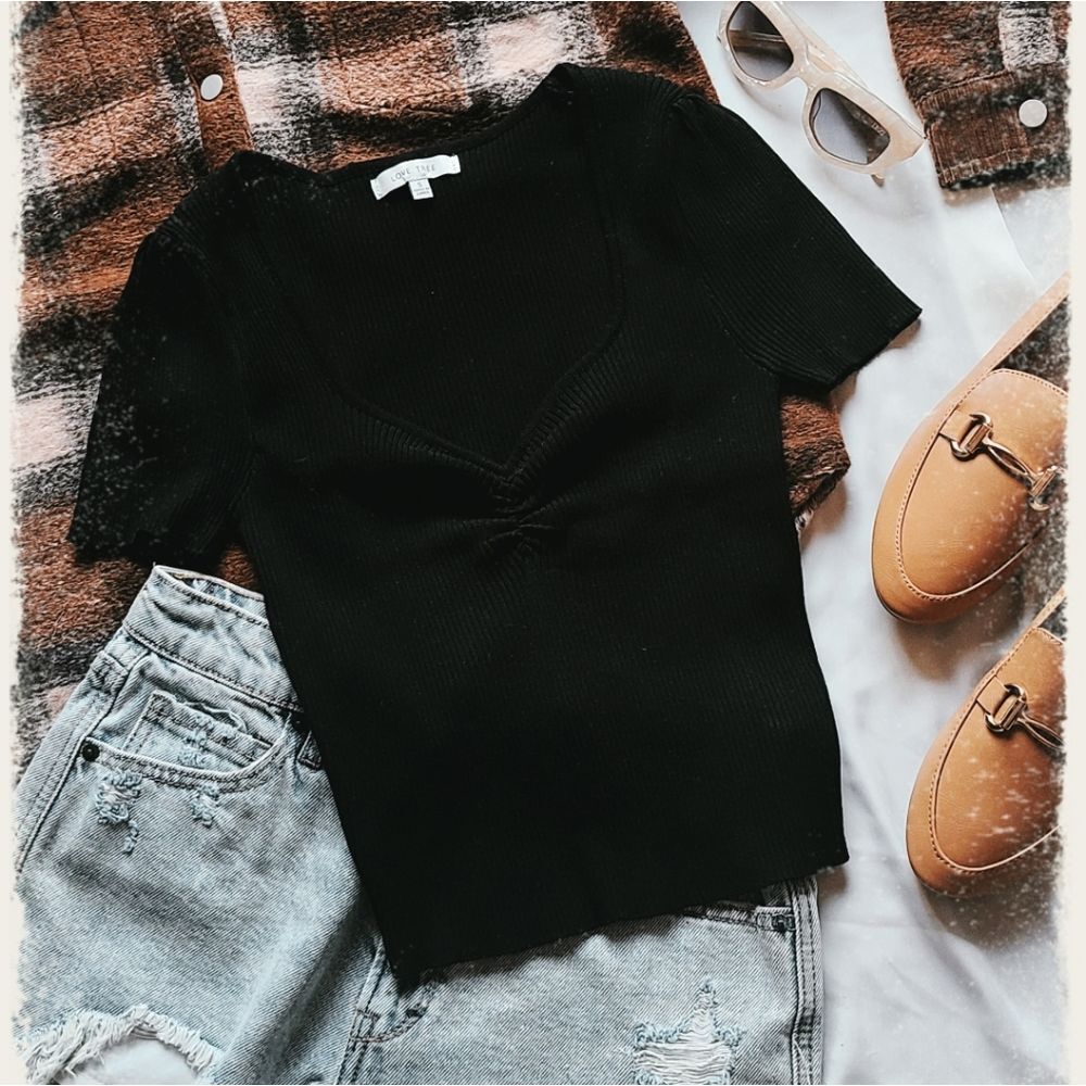🖤✨️The Emmie// Black thick ribbed top